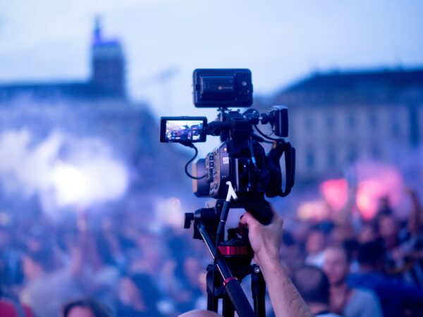 broadcasting live event with video camera 2022 11 07 07 36 18 utc scaled